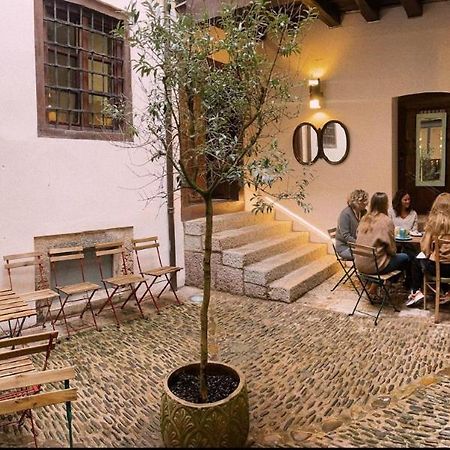 Quartier Leon Hostel Jabalquinto Ngoại thất bức ảnh